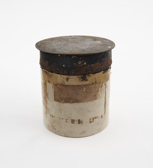 Dispensing pot, stoneware, with lid, glazed