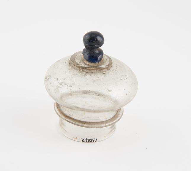 Glas lid from pharmacy display bottle, 1800-1860, English ?