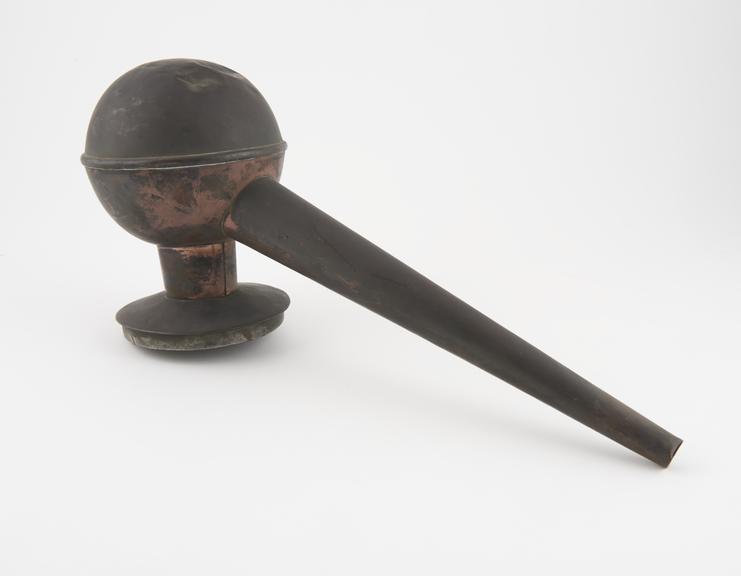 Retort head, copper, C18 or C19