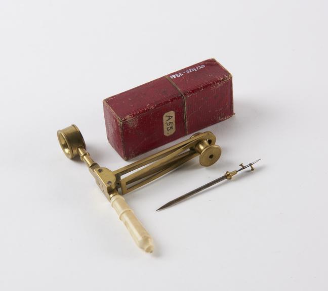 pocket 'Flower' microscope with leather case, English, c. 1820.