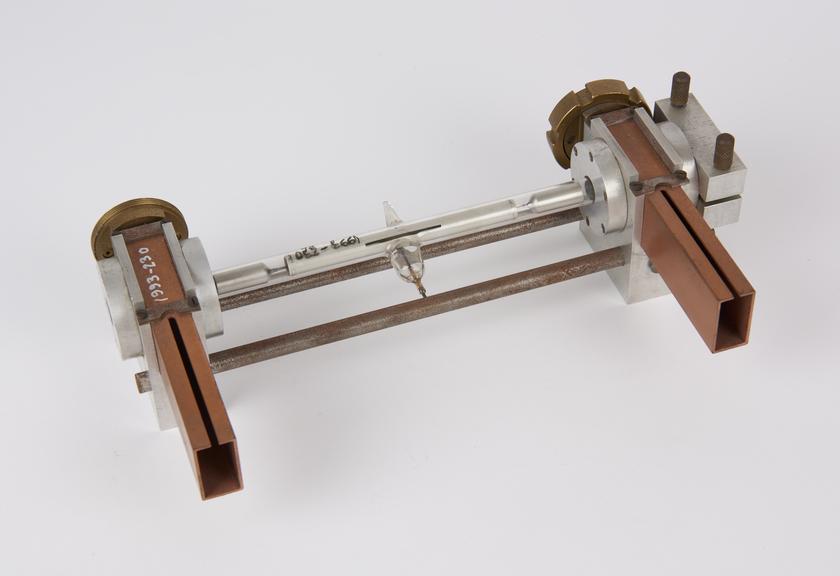 Experimental X-Band vacuum-diode waveguide rectifier | Science Museum ...