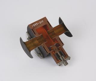 Sectioned tunable intermediate cavity from experimental S-Band high-power klystron