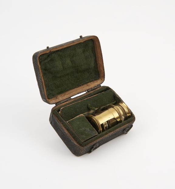 Screwbarrel microscope in fishskin case, English