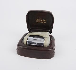Sunbeam electric shavemaster razor