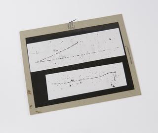 Atom track photograph using ‘Nuclear Research’ emulsion