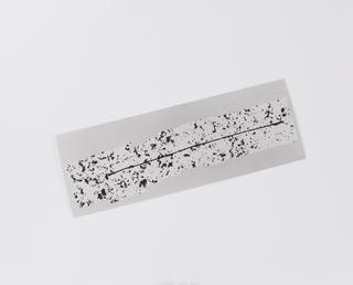 Atom track photograph using ‘Nuclear Research’ emulsion