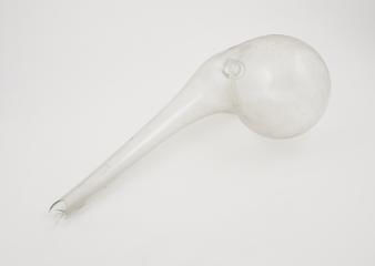 Clear glass sawn necked retort, bulbous bulb, wide