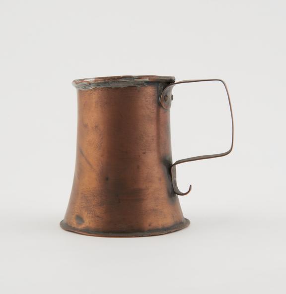 Small tankard, lacquered brass, 18th to 19th centuries