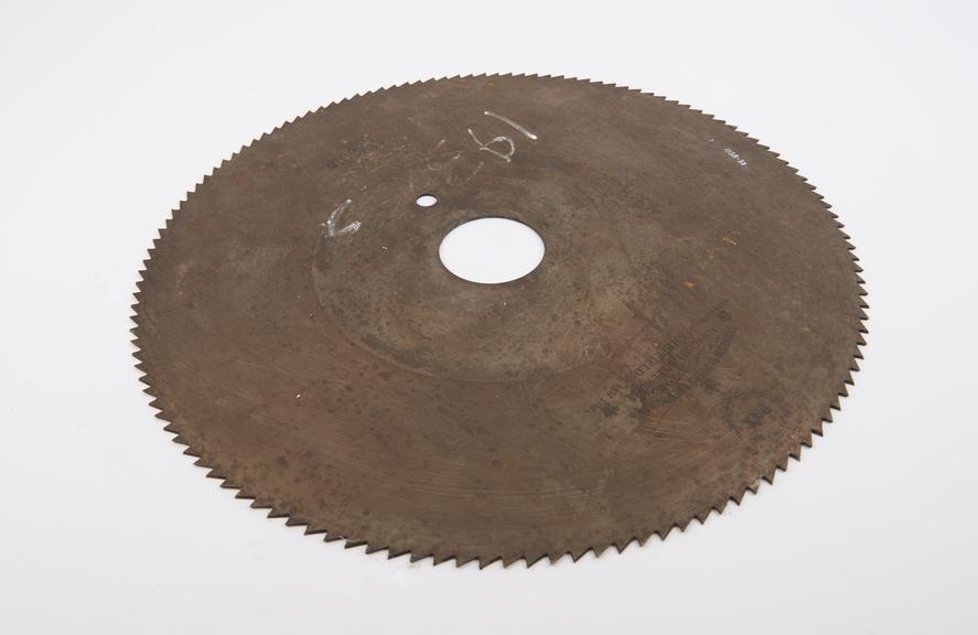 16 hollow ground circular saw, No