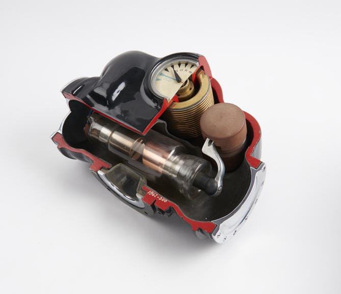 Sectioned DX tube x-ray unit, 1940-1959.