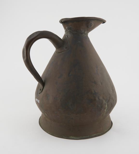 One gallon measure in form of jug, copper, c.1800