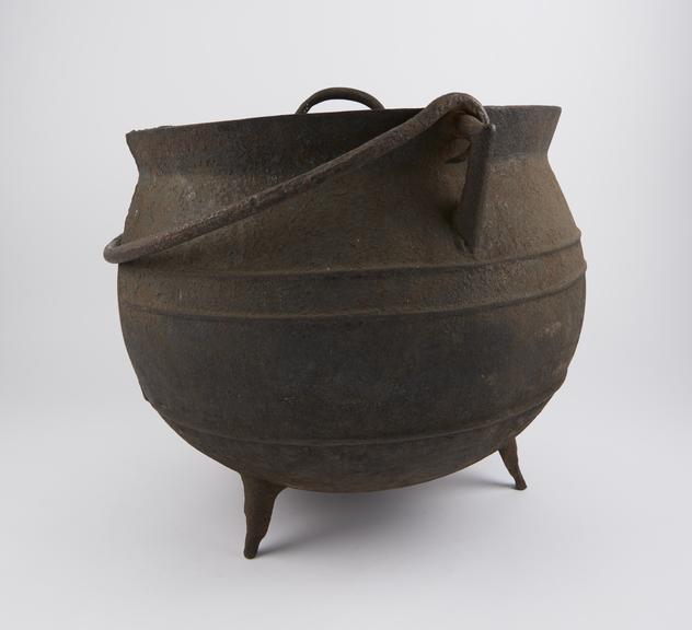 Cauldron, iron, C16 to C19