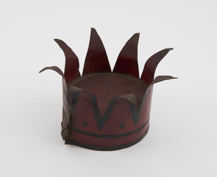 C19 Irish iron sheet lid in the form of a crown from a missing