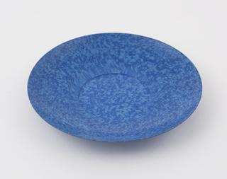 Saucer, blue urea formaldehyde