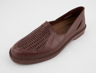 Men's brown "Koolon" plastic shoe