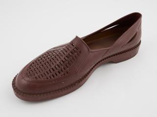 Men's brown "Koolon" plastic shoe