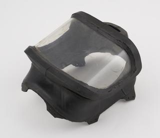 Admiralty wide vision diving mask with flat plastic visor