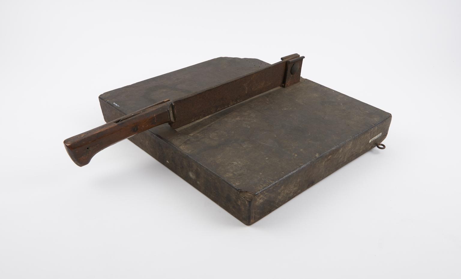 The Excise Cutter Herb cutter | Science Museum Group Collection