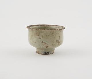 Earthenware dispensing pot