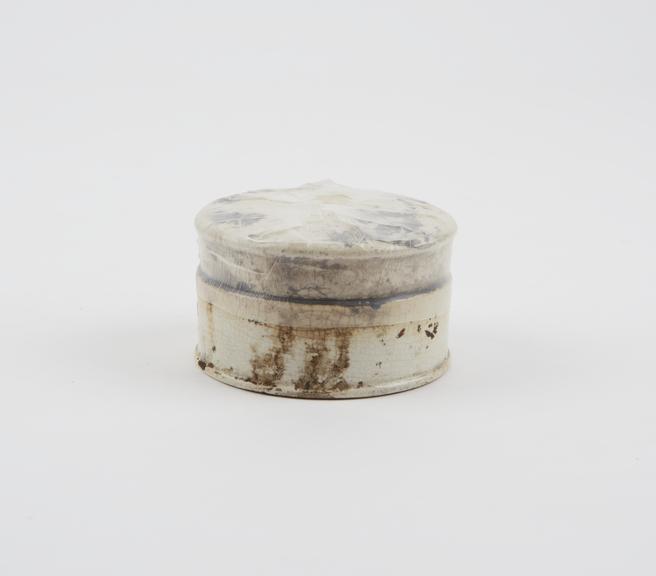 Creamware ointment pot, supplied by Smith, Stainstreet and Co