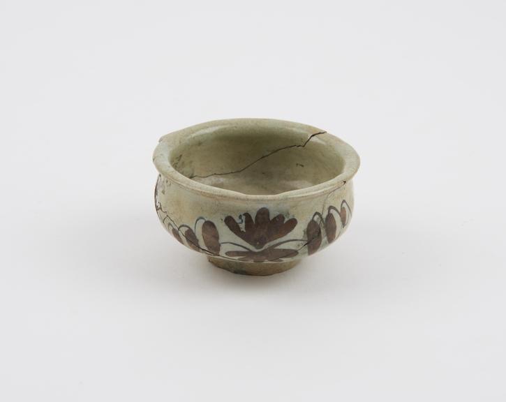 Earthenware dispensing pot, tin-glazed, painted, 1740-1800