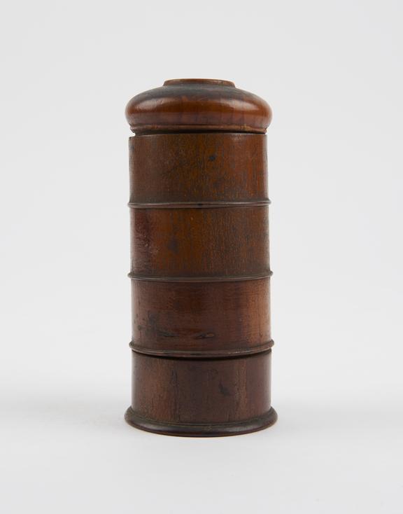 Cylindrical wooden spice box, with four screwing compartments