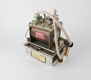 Solid state neodymium laser