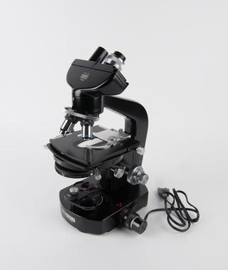 Objective, phase achromat, X100, on quadruple nosepiece