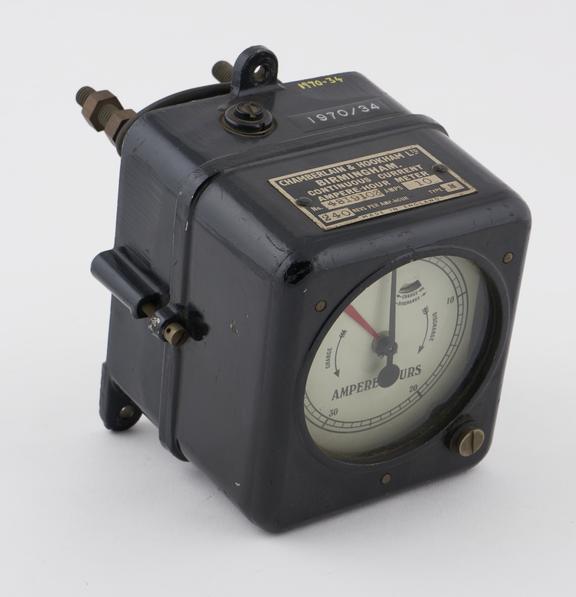 Chamberlain and Hookham D C ampere-hour meter Type M 10A Ser