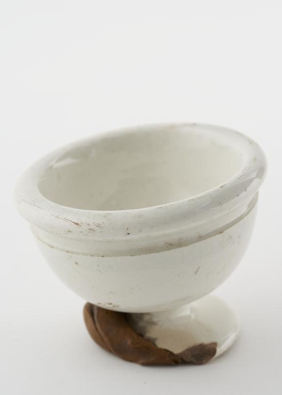 Earthenware dispensing pot, creamware, 1820-1900, English ?