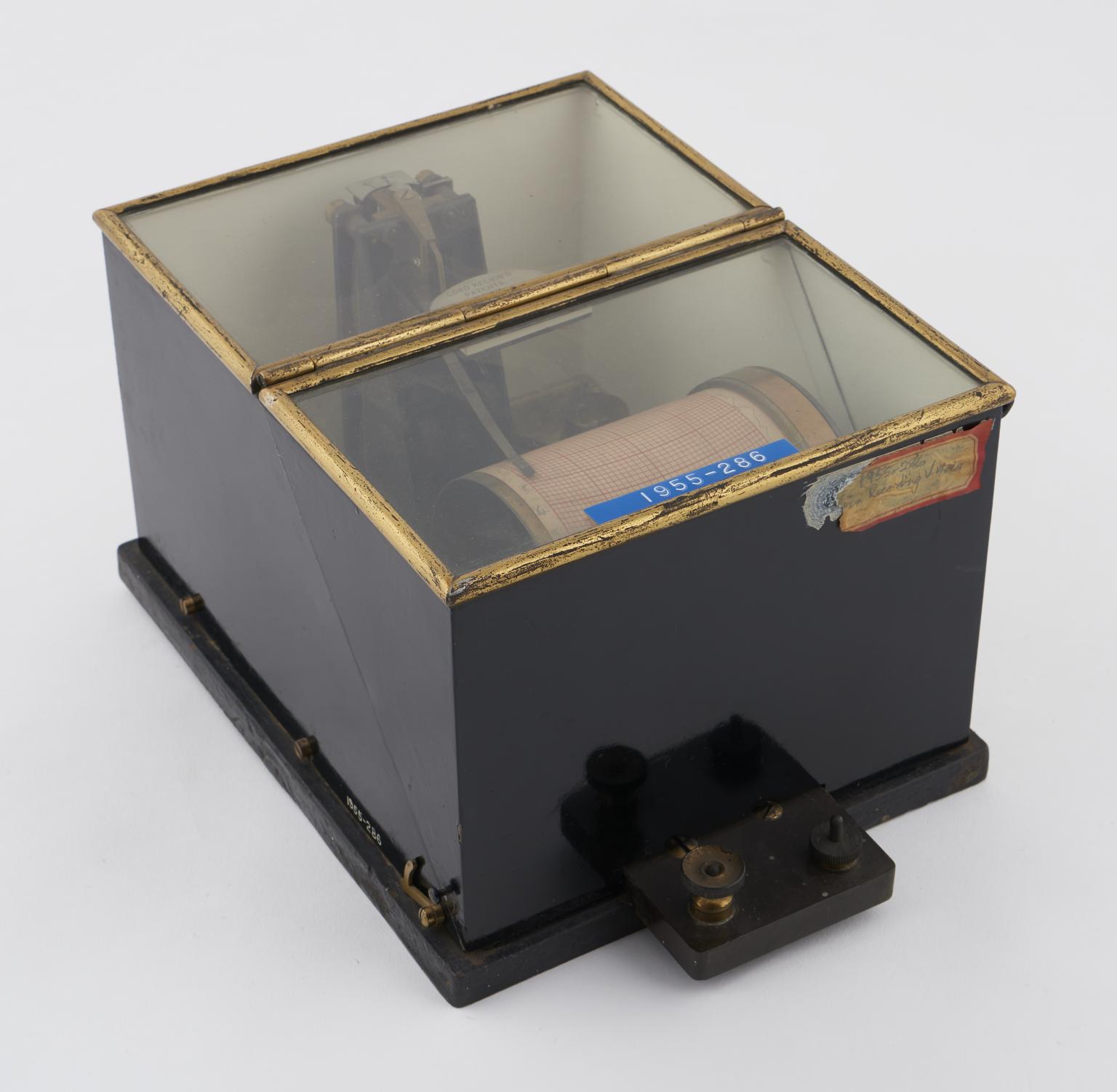 Kelvin recording voltmeter no. 229 | Science Museum Group Collection