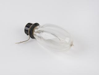 One of eighty-six early incandescent lamps: Carbon filament lamp