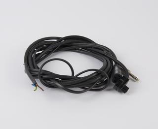 Power lead for electromagnet