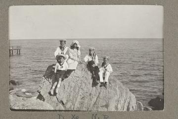 Untitled black and white photograph, Russian Imperial Royal Family