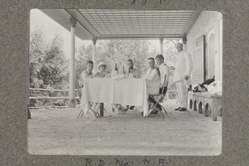Luncheon at Orileeny Zalyot