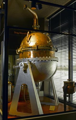 Copper still, Europe, 1890-1900