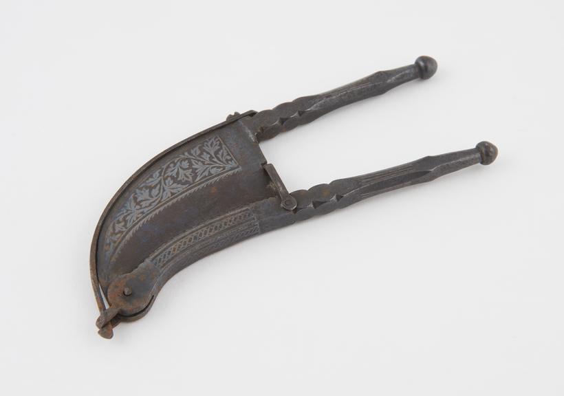 Pair betel nut cutter, metal, Indian, 1801-1900