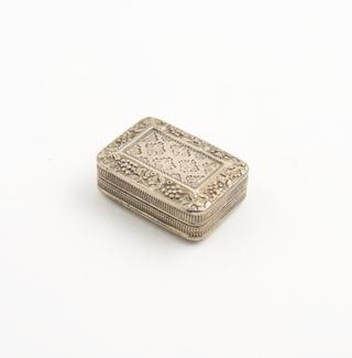 Vinaigrette, silver, gilded inside, perforated inner lid