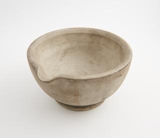 Ceramic bowl-shaped mortar