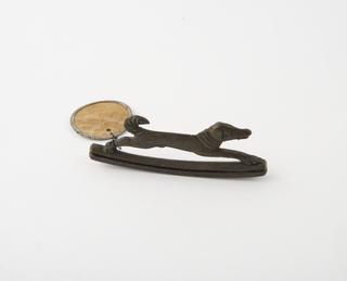 Fire-steel with hand-hold in form of a hound