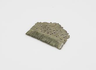 Short close-toothed comb