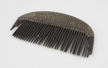 Large wide-toothed comb