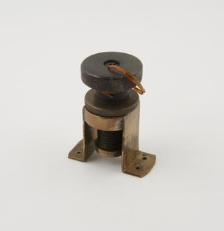 Component associated with mercury-sealed high-pressure ethylene compressor
