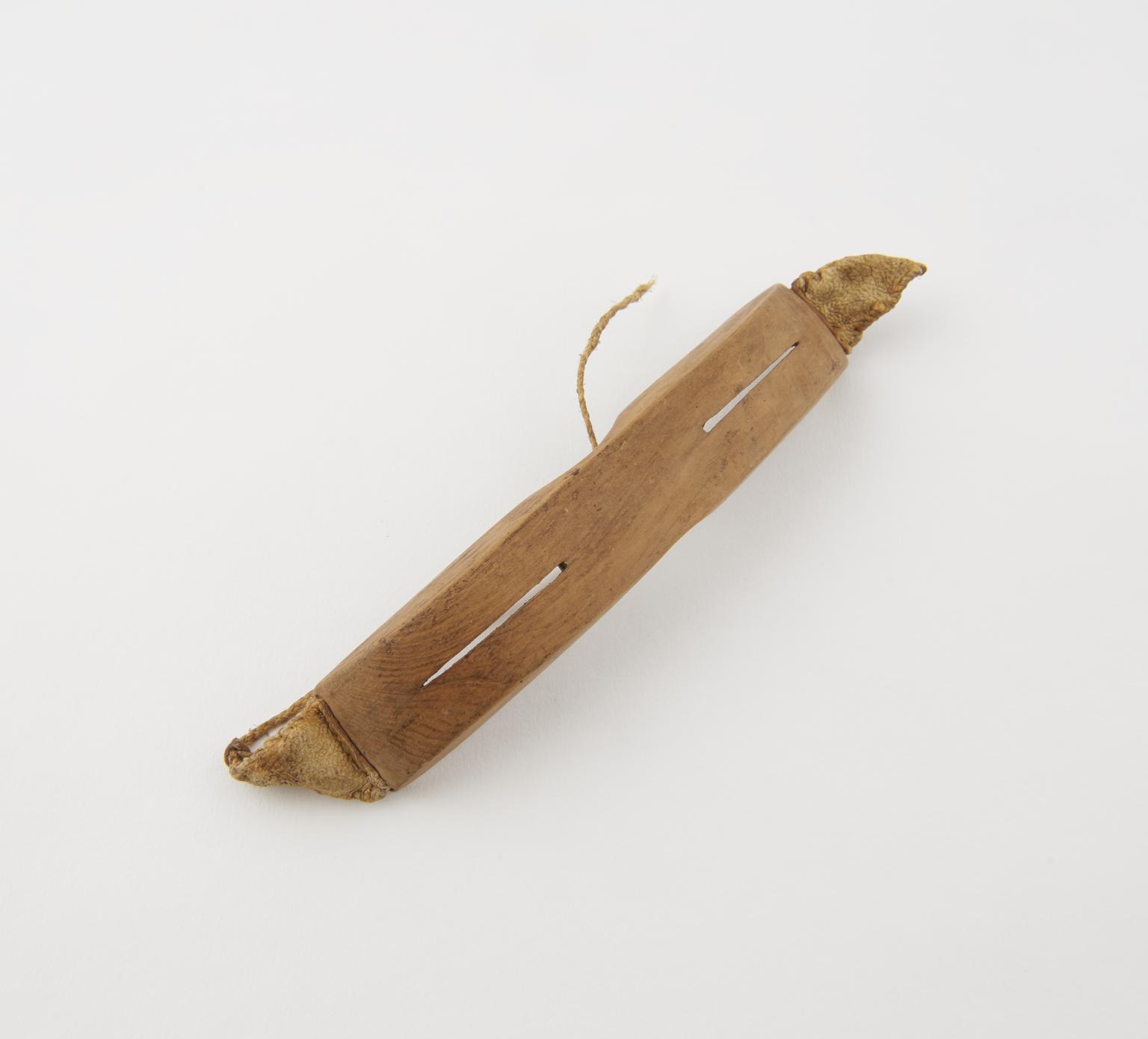 Wooden snow goggles, with 2 slits, Eskimo | Science Museum Group Collection