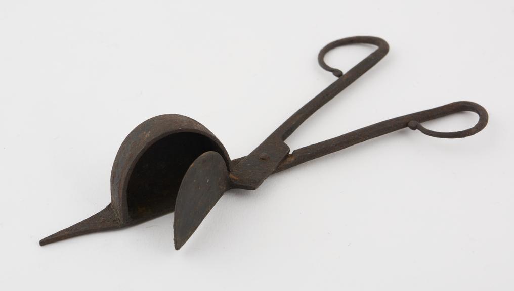 Candle snuffer, for trimming the wick of a candle, iron