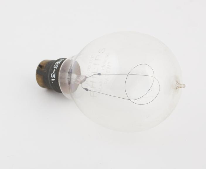 Philips 110V 32CP carbon filament lamp, bayonet cap