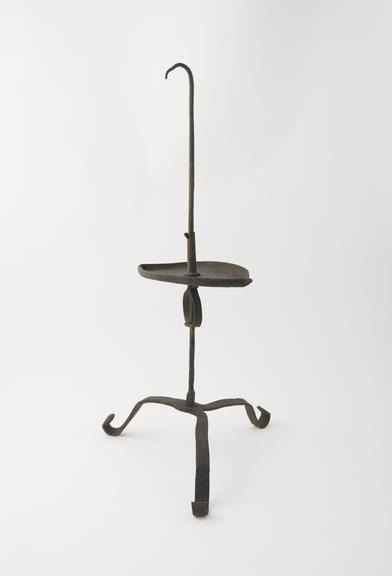 Stand or hang 2-lipped oval iron dish