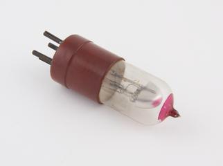 Wade Bequest collection of valves: Cossor P2 triode radio valve