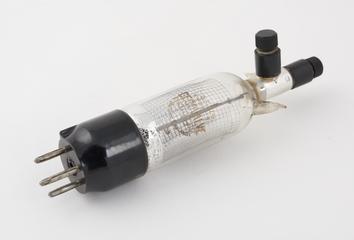 Photo-electric cell, KMV6