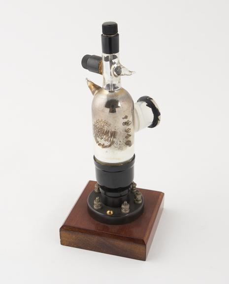 Photo-electric cell, VNG7